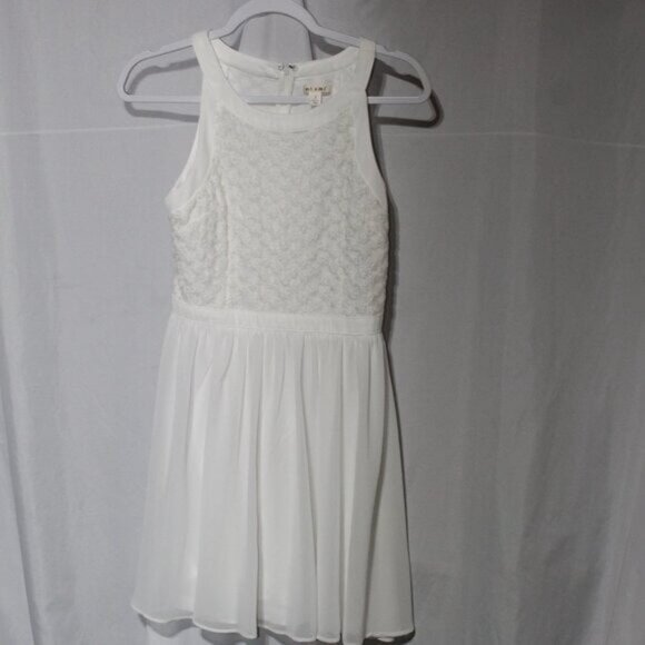 Miami White Embroidered Flower Mini Dress - Picture 2 of 6